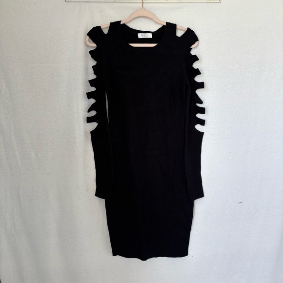 Bailey 44 Dresses & Skirts - Bailey 44 Black Ribbed Knit Cut-Out Sleeve Dress